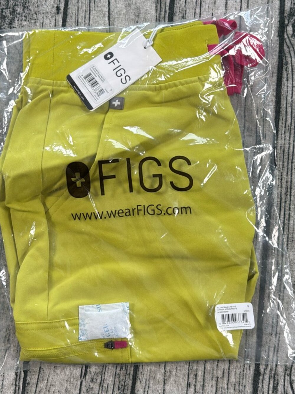 FIGS Zamora 2.0 Petite Jogger Scrub Pants Womens Small Chartreuse NWT